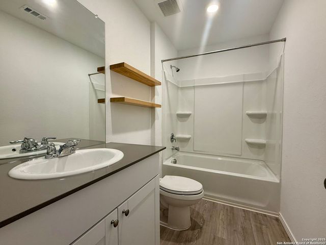 7726 NESSIE TRAILS, San Antonio, TX 78227