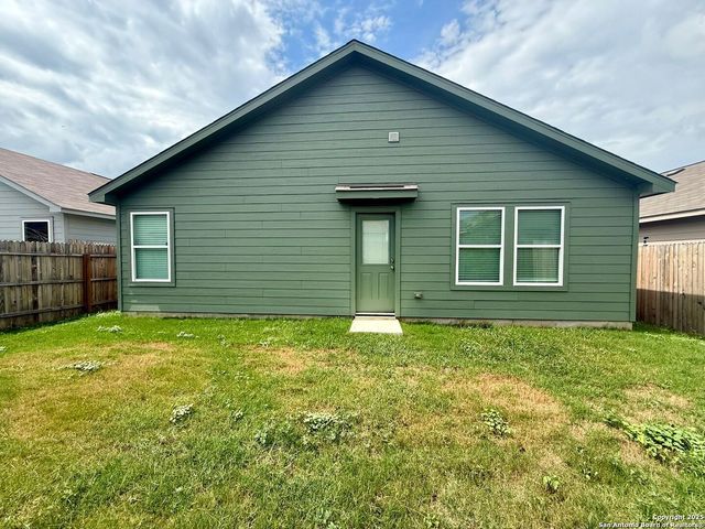 7726 NESSIE TRAILS, San Antonio, TX 78227
