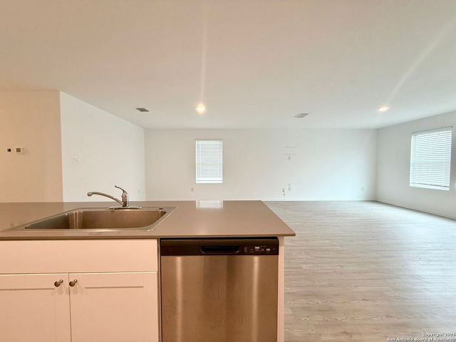 7726 NESSIE TRAILS, San Antonio, TX 78227