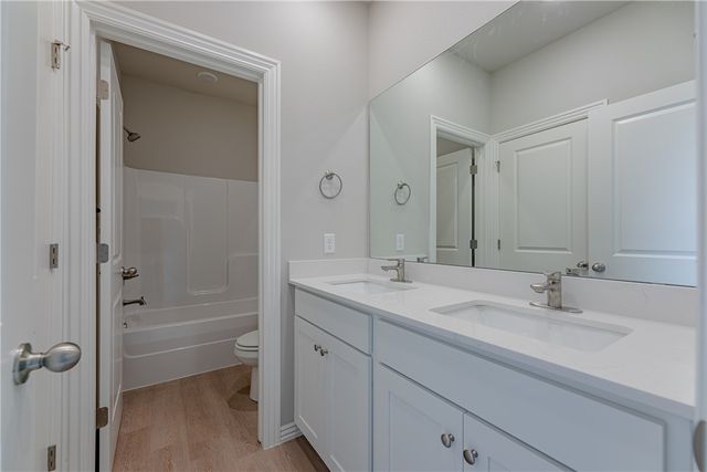 1402 SW Poigai Way 2, Bentonville, AR 72712