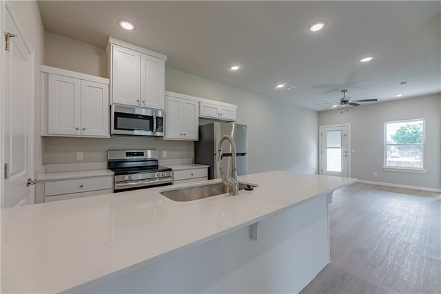 1402 SW Poigai Way 2, Bentonville, AR 72712