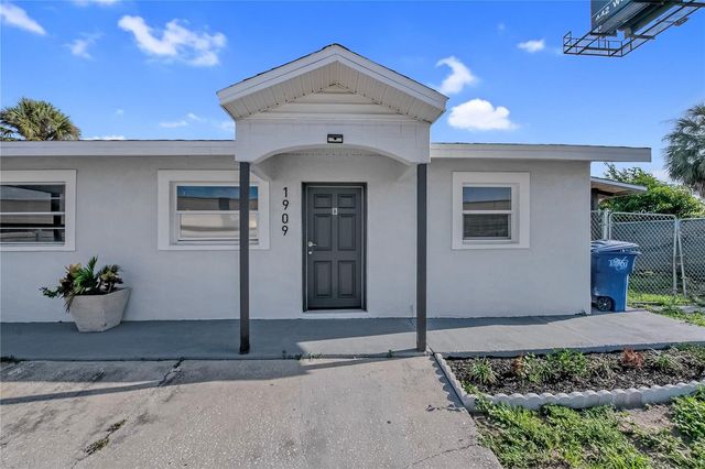 1909 W GREEN STREET, Tampa, FL 33607