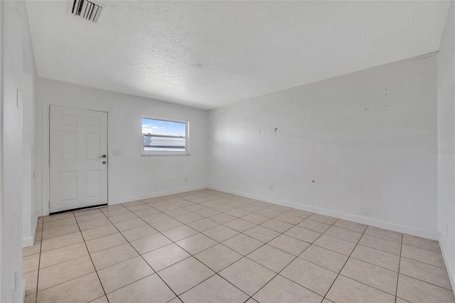 1909 W GREEN STREET, Tampa, FL 33607