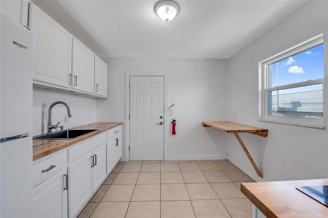 1909 W GREEN STREET, Tampa, FL 33607