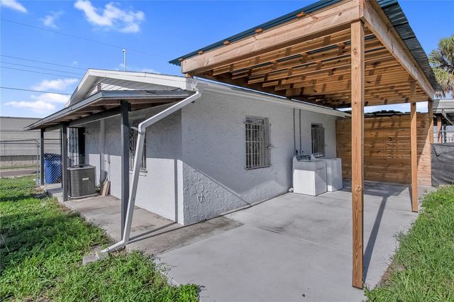 1909 W GREEN STREET, Tampa, FL 33607