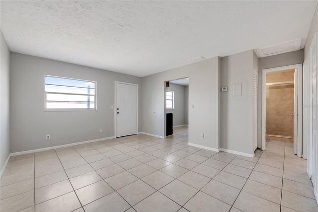 1909 W GREEN STREET, Tampa, FL 33607