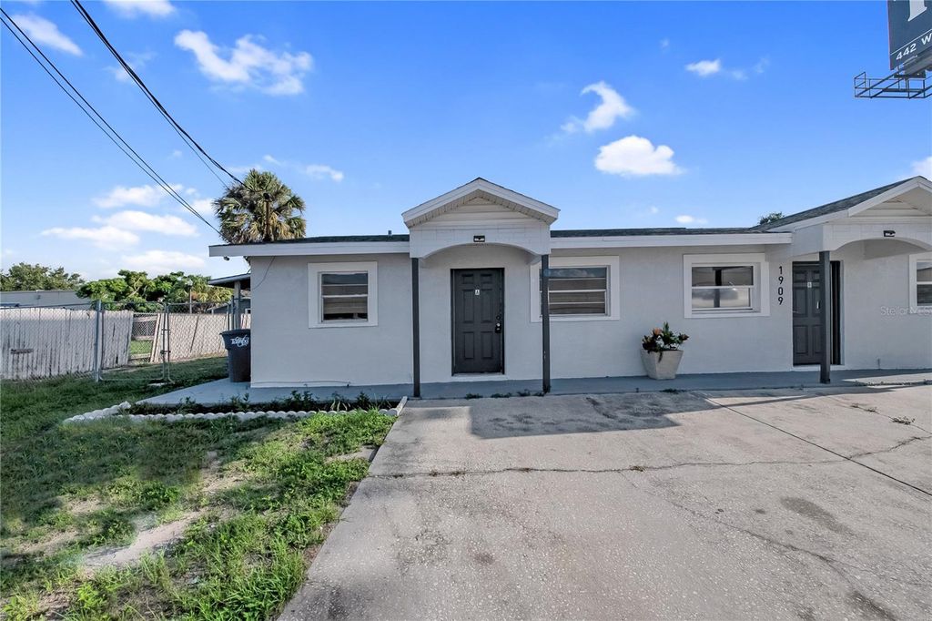 1909 W GREEN STREET, Tampa, FL 33607