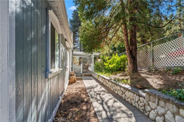 2113 Spring Oak, Running Springs, CA 92382