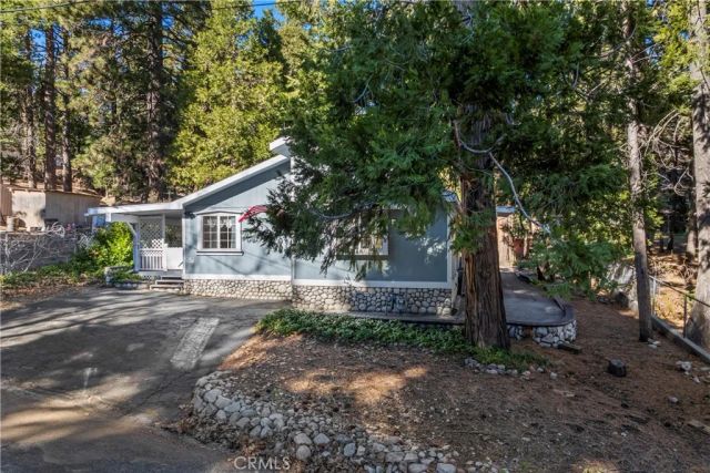 2113 Spring Oak, Running Springs, CA 92382