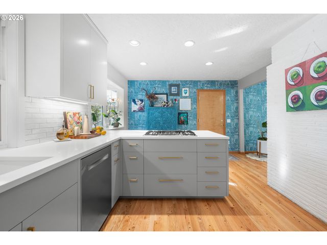 10529 Sw LANCASTER Rd, Portland, OR 97219