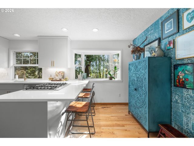 10529 Sw LANCASTER Rd, Portland, OR 97219