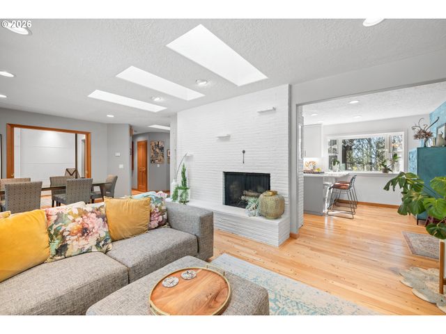 10529 Sw LANCASTER Rd, Portland, OR 97219