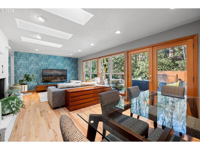 10529 Sw LANCASTER Rd, Portland, OR 97219