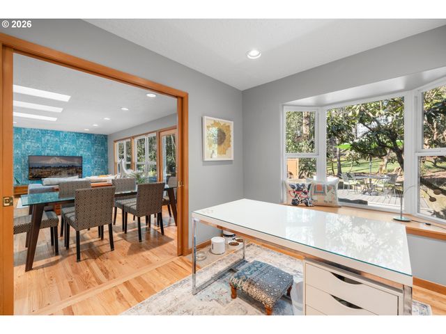 10529 Sw LANCASTER Rd, Portland, OR 97219