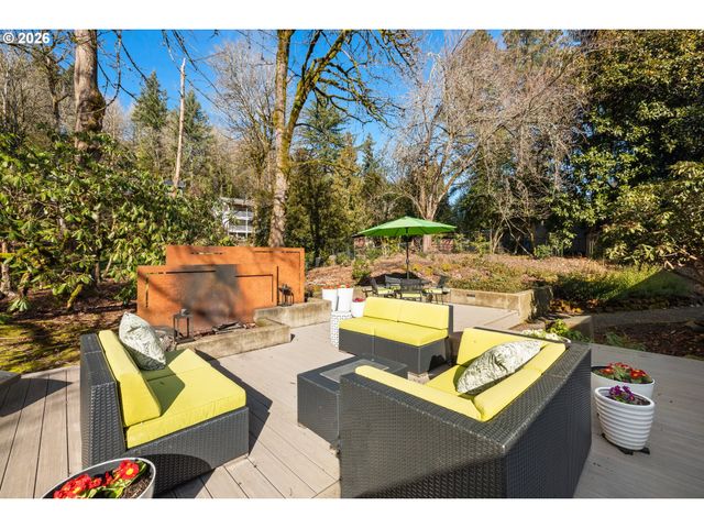 10529 Sw LANCASTER Rd, Portland, OR 97219