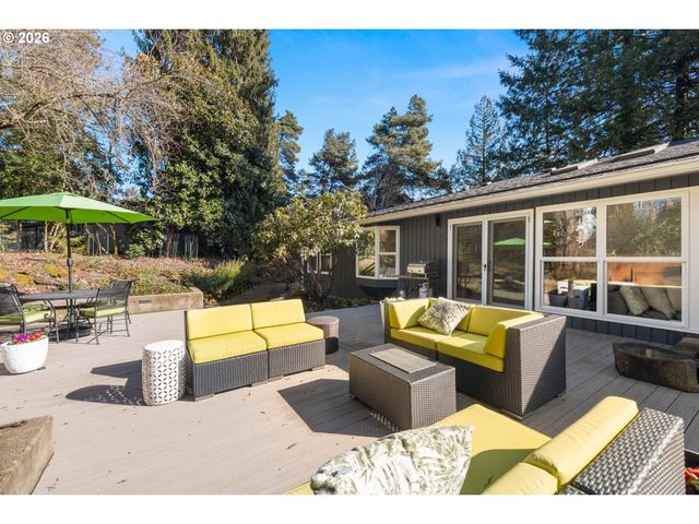 10529 Sw LANCASTER Rd, Portland, OR 97219