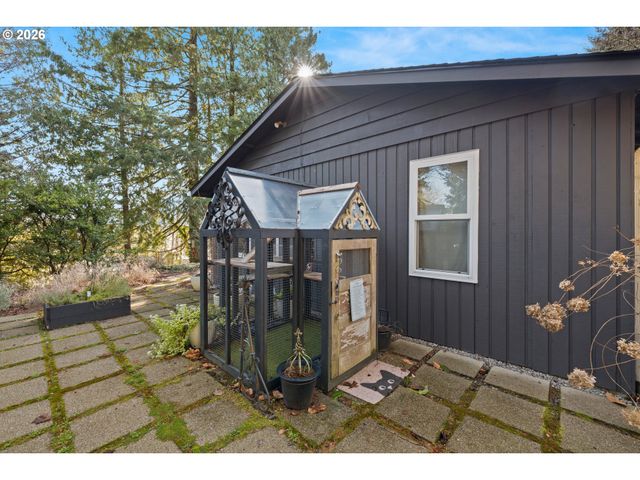 10529 Sw LANCASTER Rd, Portland, OR 97219