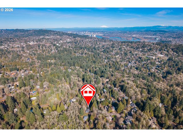 10529 Sw LANCASTER Rd, Portland, OR 97219