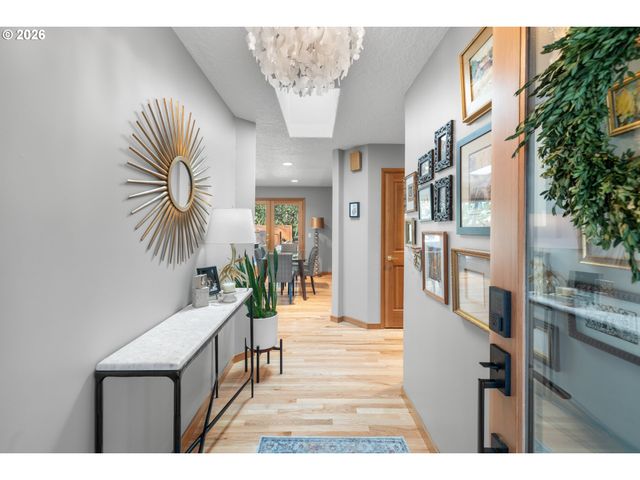 10529 Sw LANCASTER Rd, Portland, OR 97219