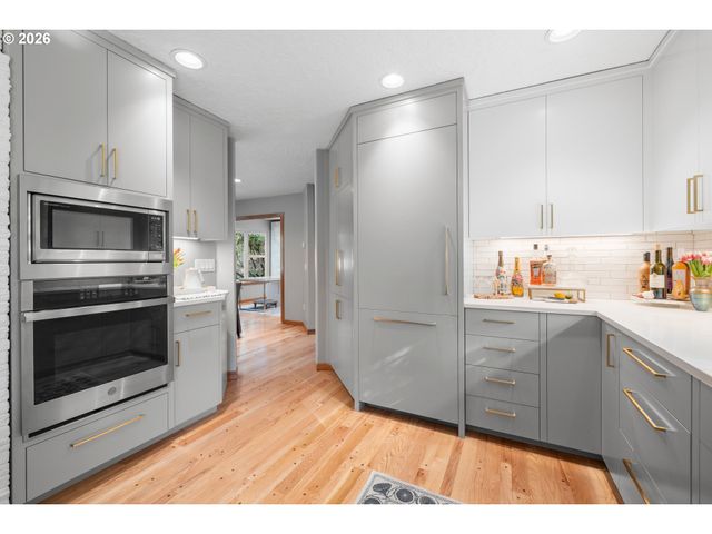 10529 Sw LANCASTER Rd, Portland, OR 97219