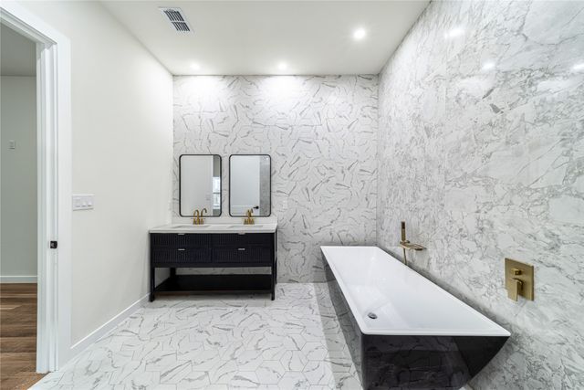 4816 Zealand Street, Dallas, TX 75216