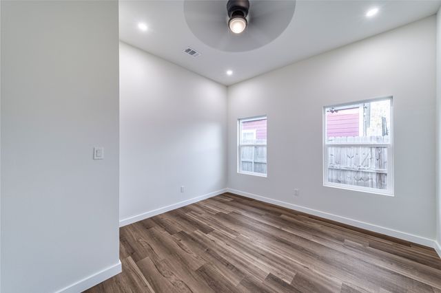 4816 Zealand Street, Dallas, TX 75216