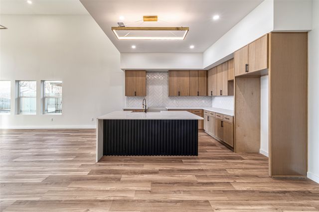 4816 Zealand Street, Dallas, TX 75216