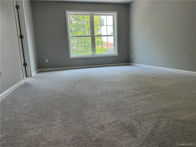 16 Pinto Road W, Middletown, NY 10941