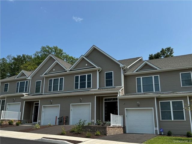 16 Pinto Road W, Middletown, NY 10941