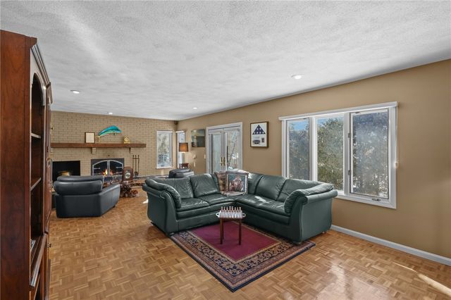 82 Mountain Laurel Drive, Cranston, RI 02920