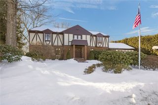 82 Mountain Laurel Drive, Cranston, RI 02920