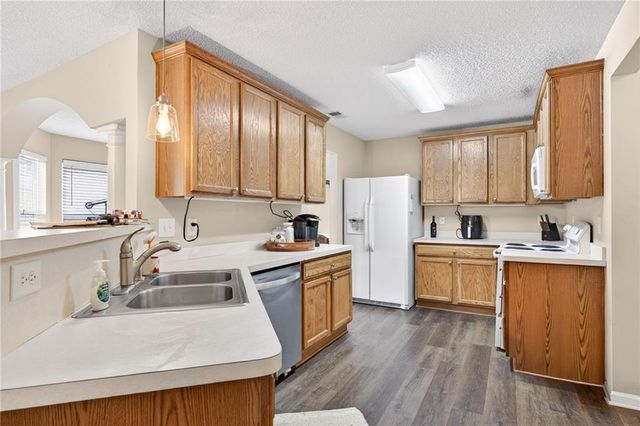 9 Darbys Run Way, Hiram, GA 30141