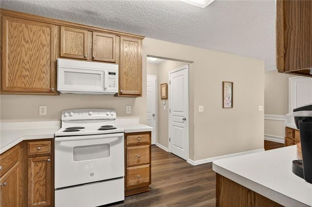 9 Darbys Run Way, Hiram, GA 30141