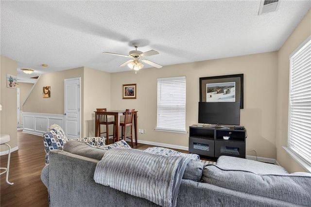 9 Darbys Run Way, Hiram, GA 30141