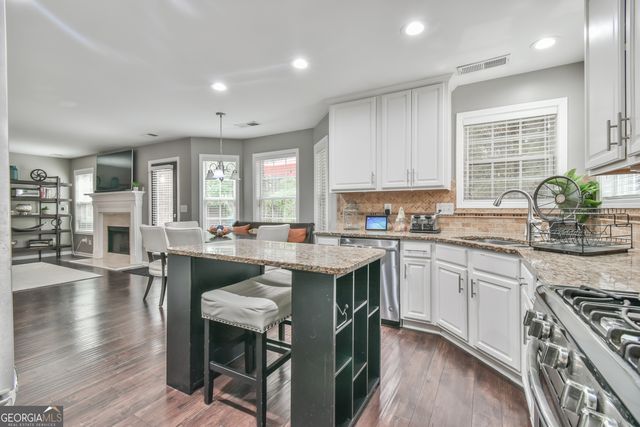 987 Park Hollow Way, Lawrenceville, GA 30043