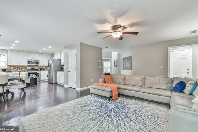 987 Park Hollow Way, Lawrenceville, GA 30043