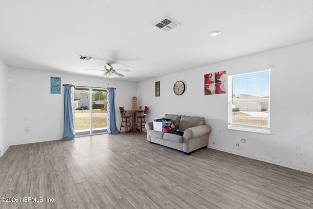 5979 CROSBY LAKE Way E, Macclenny, FL 32063