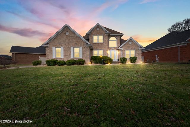 5027 Hunters Point Cir, Louisville, KY 40216