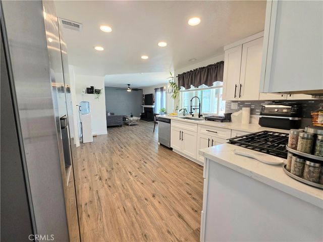 1948 Spanish Broom, Palmdale, CA 93550