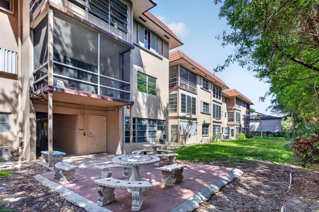 3930 Crystal Lake Drive 209, Deerfield Beach, FL 33064