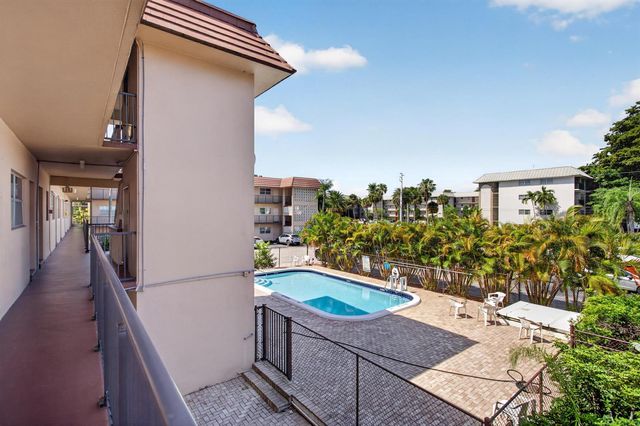 3930 Crystal Lake Drive 209, Deerfield Beach, FL 33064