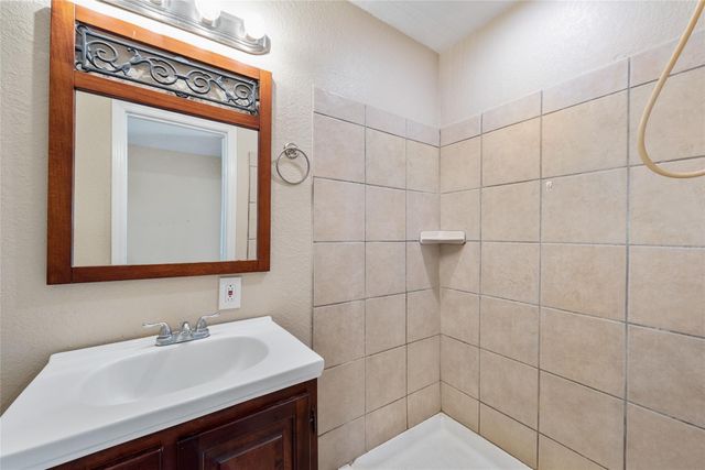 1728 Connorvale Road B, Houston, TX 77039