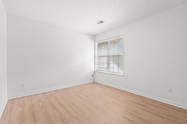 2560 Picardy N Circle, College Park, GA 30349