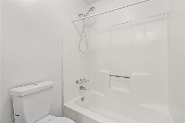 2560 Picardy N Circle, College Park, GA 30349