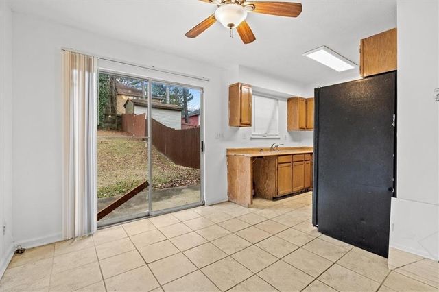 2560 Picardy N Circle, College Park, GA 30349