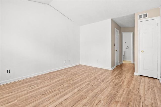 2560 Picardy N Circle, College Park, GA 30349