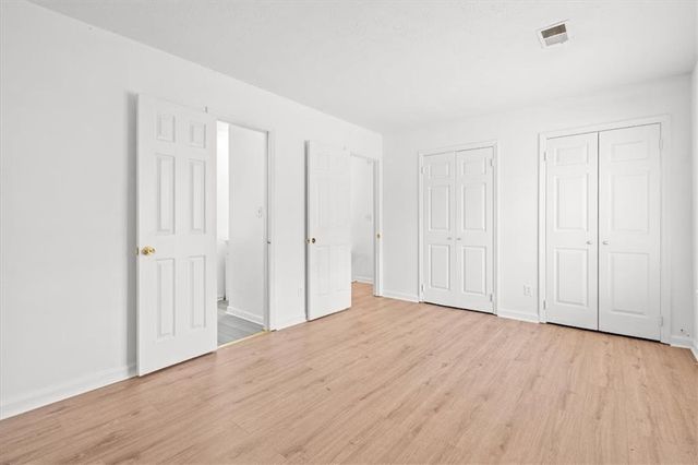 2560 Picardy N Circle, College Park, GA 30349