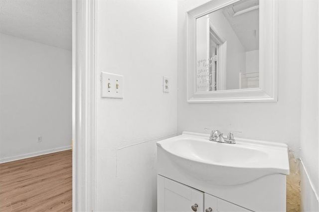 2560 Picardy N Circle, College Park, GA 30349