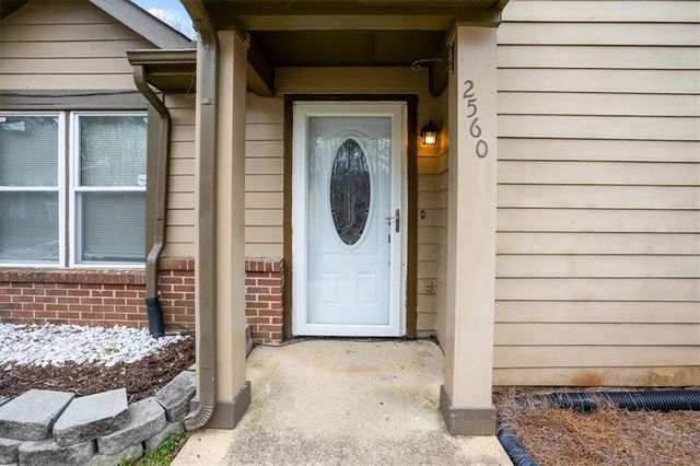 2560 Picardy N Circle, College Park, GA 30349