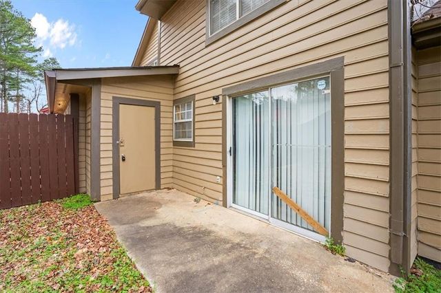 2560 Picardy N Circle, College Park, GA 30349